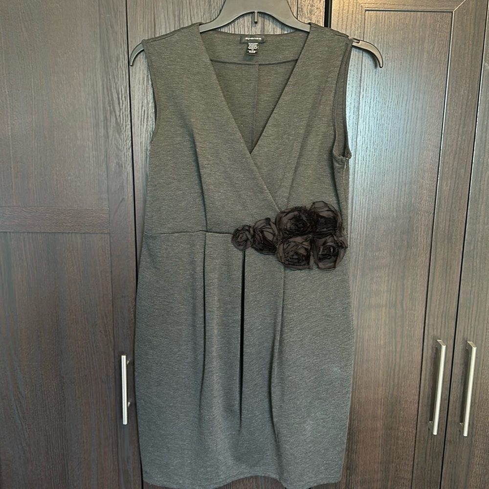 Spense Size 12 Women’s Sleeveless Gray Dress with Black Flowers on Side